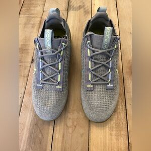 Nike Air Vapormax 2021 Flyknit Partcle Grey-Volt Size 9.5 (DH4084-003)